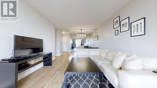 801 - 250 Jarvis Street, Toronto, ON - Indoor Photo Showing Living Room