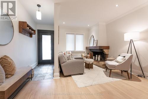 158 Fairlawn Avenue, Toronto, ON - Indoor Photo Showing Living Room