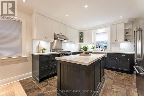 158 Fairlawn Avenue, Toronto, ON - Indoor Photo Showing Kitchen With Upgraded Kitchen