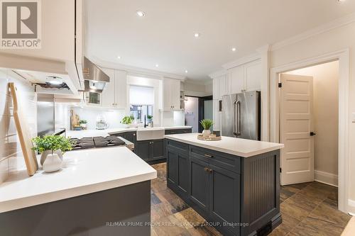 158 Fairlawn Avenue, Toronto, ON - Indoor Photo Showing Kitchen With Upgraded Kitchen