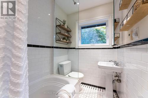 158 Fairlawn Avenue, Toronto, ON - Indoor Photo Showing Bathroom