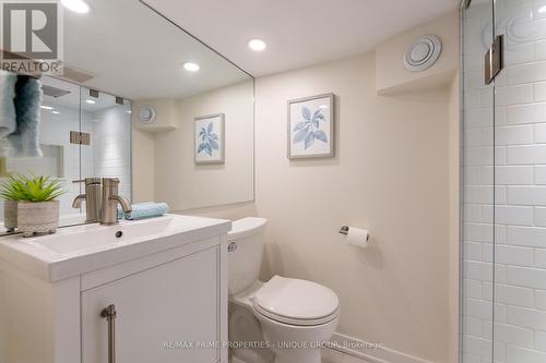 158 Fairlawn Avenue, Toronto, ON - Indoor Photo Showing Bathroom