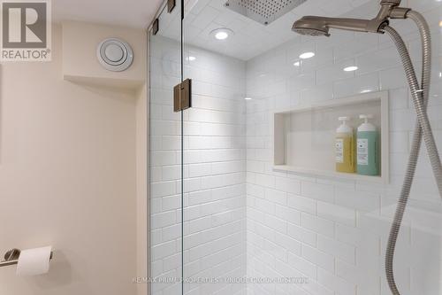 158 Fairlawn Avenue, Toronto, ON - Indoor Photo Showing Bathroom