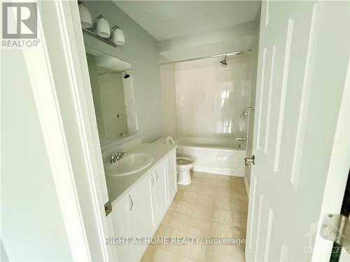 106 Lanceleaf Way, Ottawa, ON - Indoor Photo Showing Bathroom