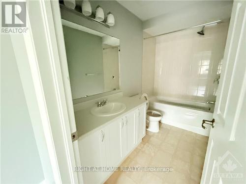 106 Lanceleaf Way, Ottawa, ON - Indoor Photo Showing Bathroom