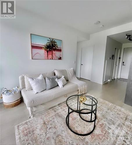 560 Rideau Street Unit#523, Ottawa, ON - Indoor Photo Showing Living Room