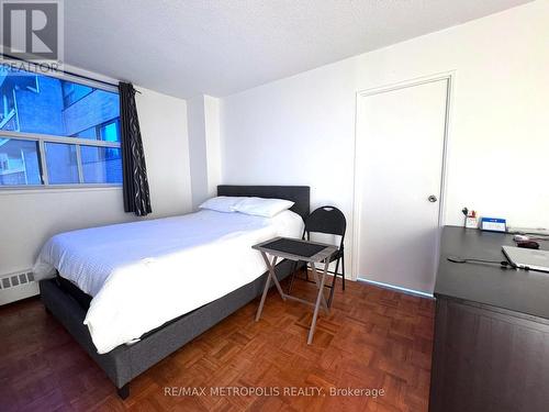 316 - 1801 O'Connor Drive, Toronto, ON - Indoor Photo Showing Bedroom