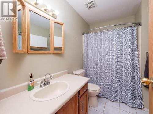 3B-2002 Centennial Street, Whitehorse, YT - Indoor Photo Showing Bathroom