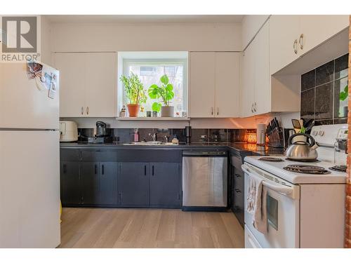 246 Esling Street, Trail, BC - Indoor Photo Showing Kitchen