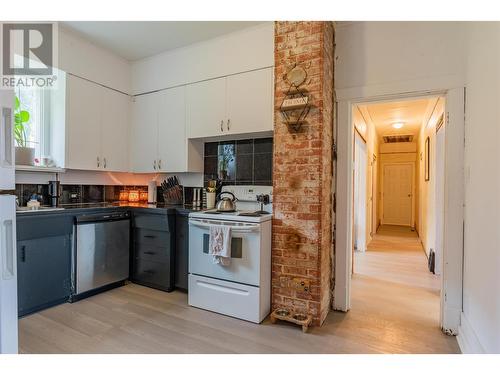 246 Esling Street, Trail, BC - Indoor Photo Showing Kitchen