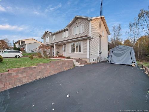 81 Amand Cres, Dieppe, NB 