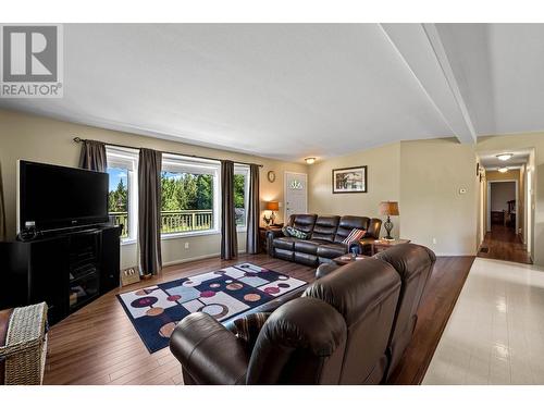 116 Coldwater Road, Merritt, BC - Indoor Photo Showing Living Room