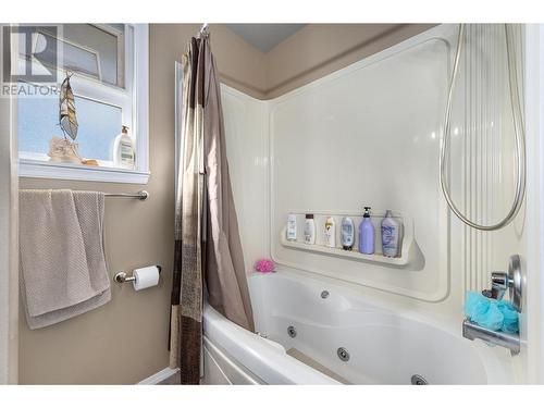 1427 Pine Avenue, Ashcroft, BC - Indoor Photo Showing Bathroom