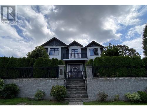 Basement 5838 Berwick Street, Burnaby, BC - Outdoor With Facade