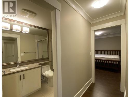 Basement 5838 Berwick Street, Burnaby, BC - Indoor Photo Showing Bathroom