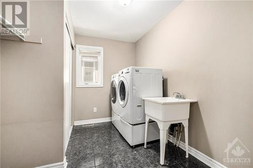 2212 Sunset Cove Circle, Ottawa, ON - Indoor Photo Showing Laundry Room