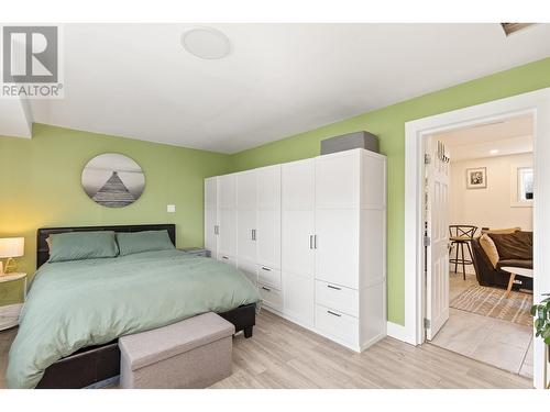 2196 Lynrick Road, Kelowna, BC - Indoor Photo Showing Bedroom