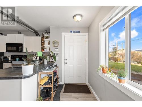 2196 Lynrick Road, Kelowna, BC - Indoor