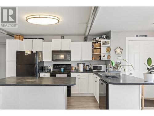 2196 Lynrick Road, Kelowna, BC - Indoor Photo Showing Kitchen With Double Sink