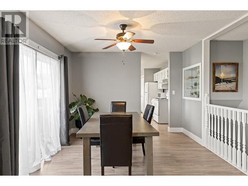 2196 Lynrick Road, Kelowna, BC - Indoor Photo Showing Dining Room