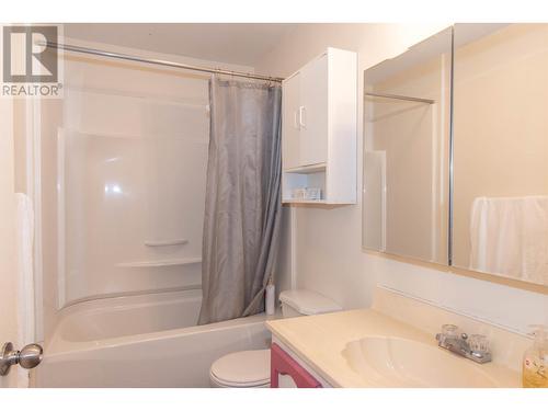 2088 Carnaby Street, Smithers, BC - Indoor Photo Showing Bathroom