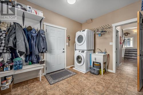 661 Lagoon Court Road, Clinton, BC - Indoor Photo Showing Laundry Room