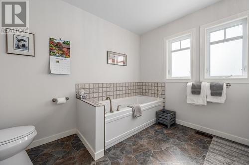 661 Lagoon Court Road, Clinton, BC - Indoor Photo Showing Bathroom