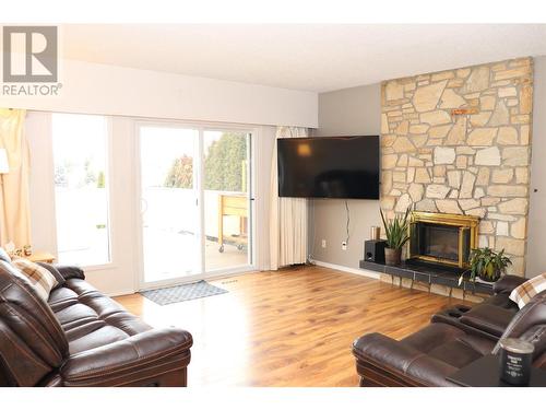 828 14Th  S Street Lot# 5, Cranbrook, BC - Indoor Photo Showing Living Room With Fireplace