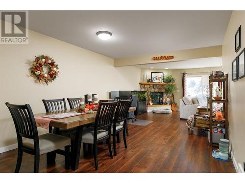 1674 Thayer Court, Kelowna, BC - Indoor Photo Showing Dining Room