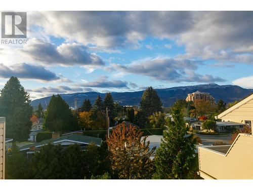 1674 Thayer Court, Kelowna, BC - Outdoor With View