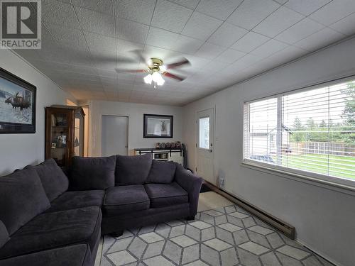 4353 N Clear Road, Williams Lake, BC - Indoor Photo Showing Living Room