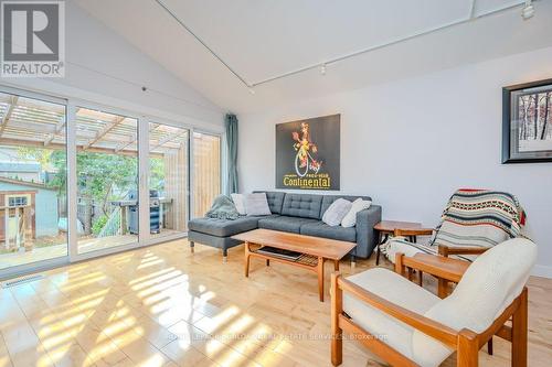 576 Byngmount Avenue, Mississauga, ON - Indoor Photo Showing Living Room