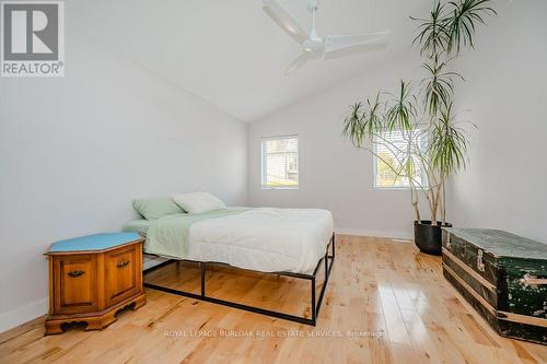 576 Byngmount Avenue, Mississauga, ON - Indoor Photo Showing Bedroom