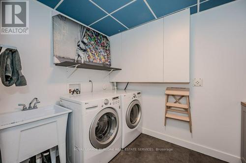 576 Byngmount Avenue, Mississauga, ON - Indoor Photo Showing Laundry Room