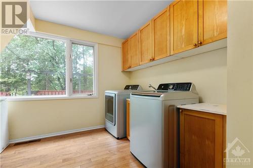 19 Fairhaven Way, Ottawa, ON - Indoor Photo Showing Laundry Room