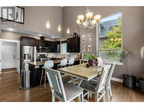 8774 Badger Drive, Kamloops, BC - Indoor Photo Showing Dining Room