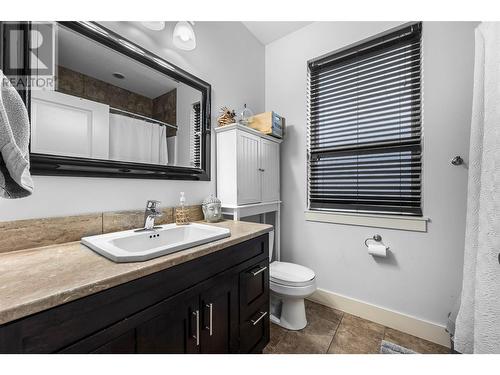 8774 Badger Drive, Kamloops, BC - Indoor Photo Showing Bathroom