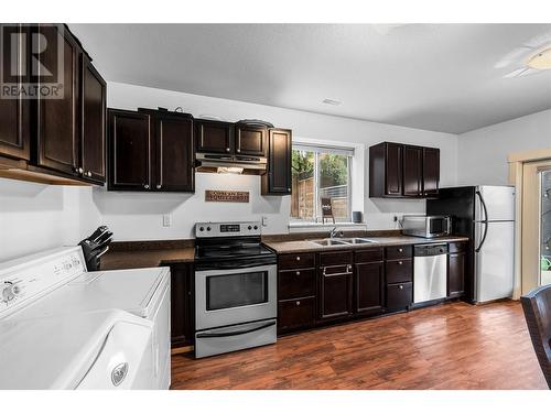 8774 Badger Drive, Kamloops, BC - Indoor Photo Showing Kitchen With Double Sink