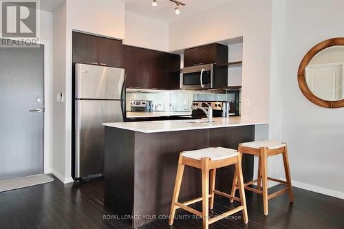 1610 - 35 Hayden Street, Toronto, ON - Indoor Photo Showing Kitchen