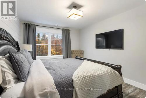 1728 Champlain Road, Tiny, ON - Indoor Photo Showing Bedroom