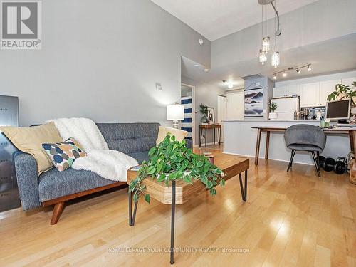 207 - 4198 Dundas Street W, Toronto, ON - Indoor Photo Showing Living Room