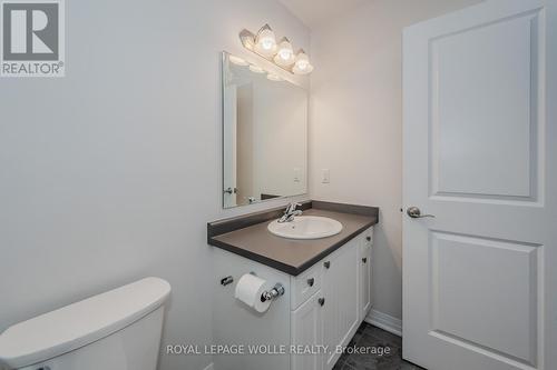 2B - 115 South Creek Drive, Kitchener, ON - Indoor Photo Showing Bathroom