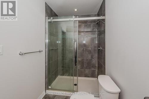 2B - 115 South Creek Drive, Kitchener, ON - Indoor Photo Showing Bathroom