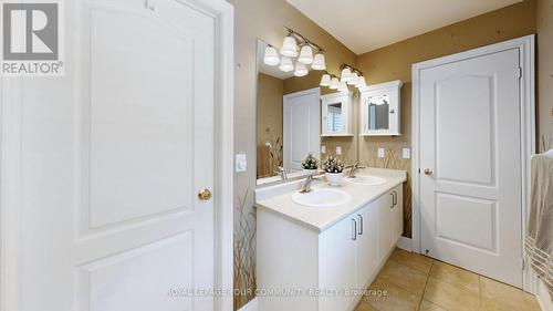 188 Coon'S Road, Richmond Hill, ON - Indoor Photo Showing Bathroom