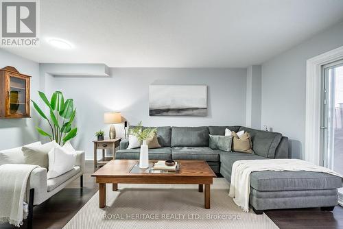 107 Shady Lane Crescent, Clarington (Bowmanville), ON - Indoor Photo Showing Living Room