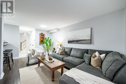 107 Shady Lane Crescent, Clarington (Bowmanville), ON - Indoor Photo Showing Living Room