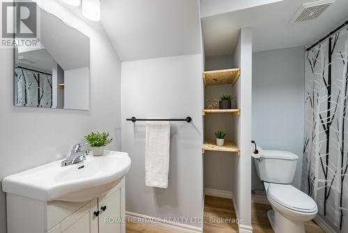 107 Shady Lane Crescent, Clarington (Bowmanville), ON - Indoor Photo Showing Bathroom