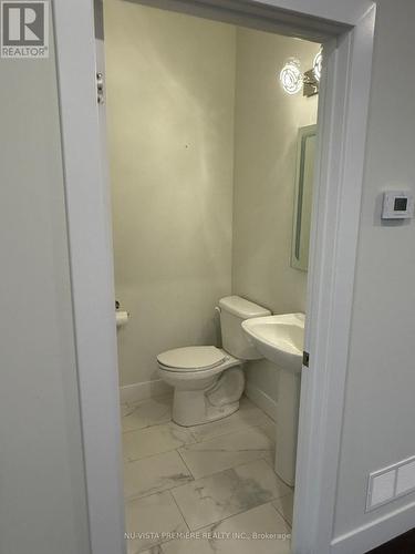 2985 Petty Rd. (Upper Level), London, ON - Indoor Photo Showing Bathroom