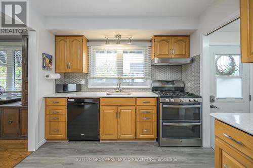 1 Roland Lane, London, ON - Indoor Photo Showing Kitchen