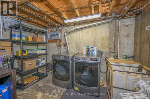 1 Roland Lane, London, ON - Indoor Photo Showing Laundry Room